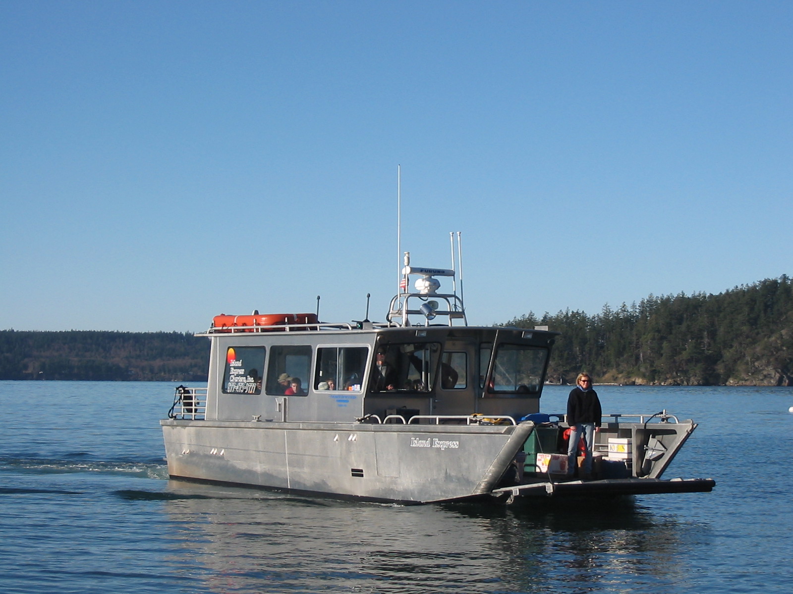 Island Express arriving at Decatur Island
